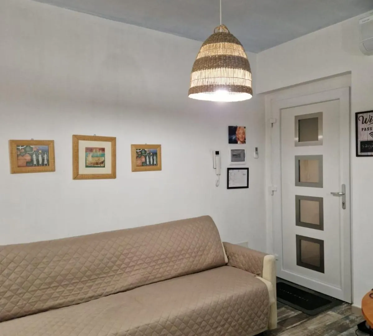 Casa Marx Bed and Breakfast Sedriano 0*,  Ιταλία